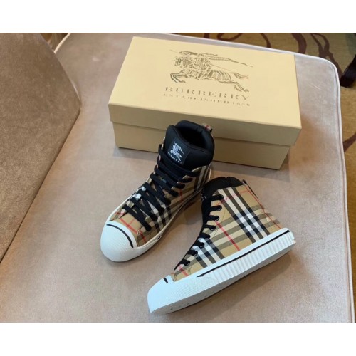 Burberry Sneakers BBRSN2111123432200080